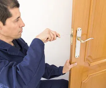 Lock And Locksmith In Long Beach Long Beach, CA 562-567-6815 - 16a-Locksmith-Service